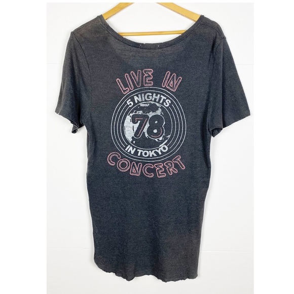 Junk Food Kiss Shirttail Band Tee Gray Size Medium - Picture 5 of 11